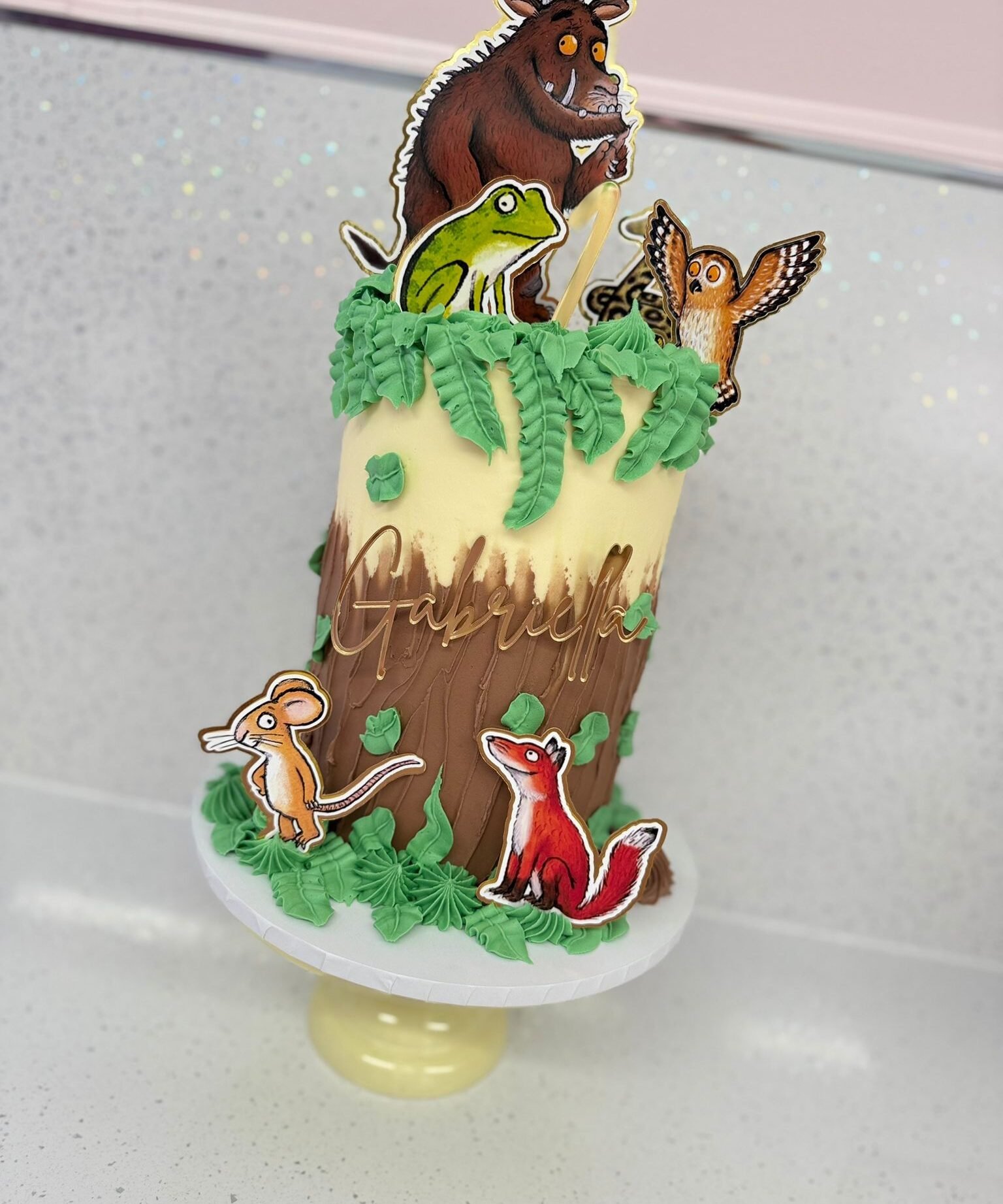 bespoke cakes made to order in Barking