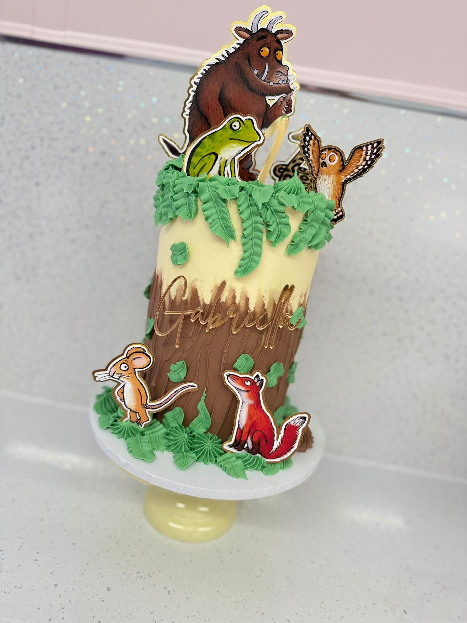 bespoke cakes made to order in Barking